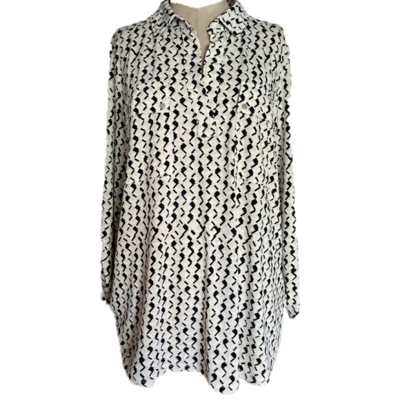 NWT Jones New York Signature Abstract Geometric Print 1/2 Button Blouse - Picture 1 of 6